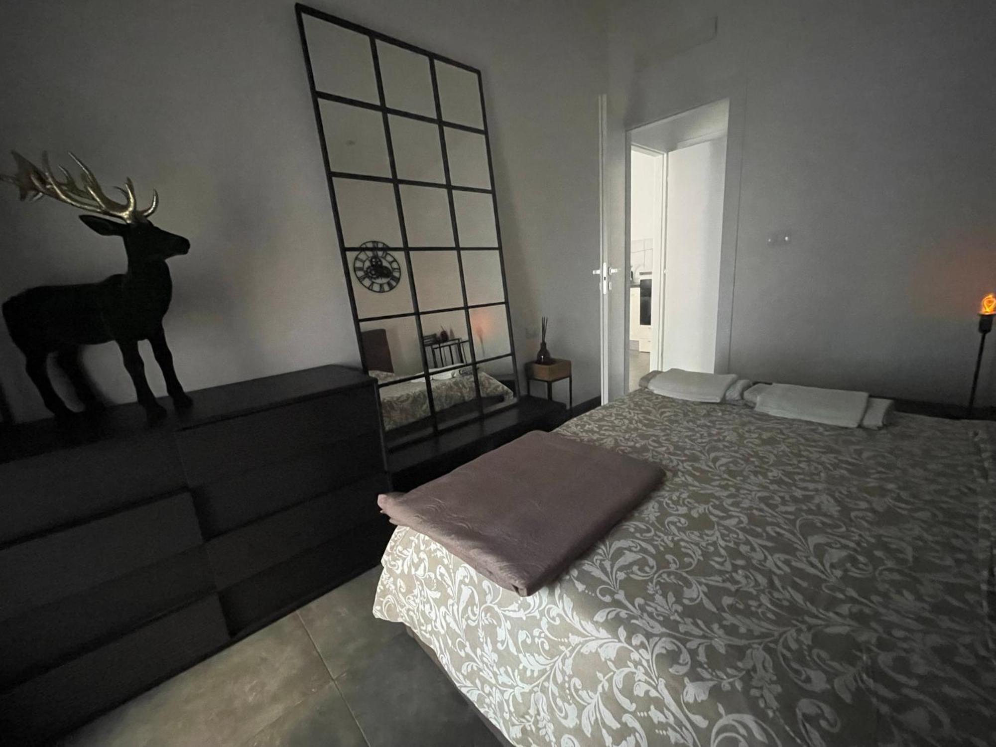 Decoluxe !Apartamento Con 1 Camera Da Letto , In Zona San Paolo , Via Martiniana Torino Eksteriør bilde