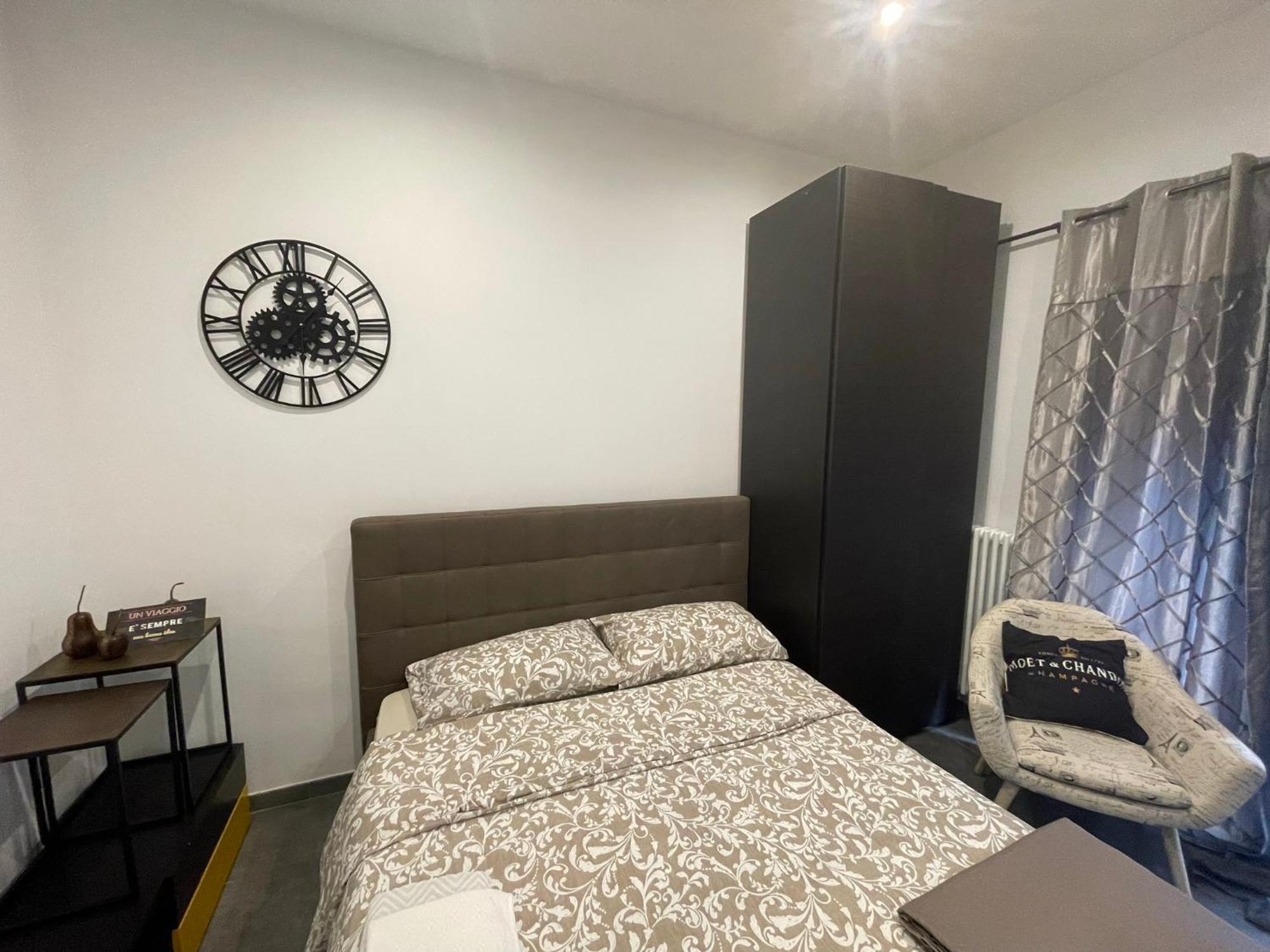 Decoluxe !Apartamento Con 1 Camera Da Letto , In Zona San Paolo , Via Martiniana Torino Eksteriør bilde