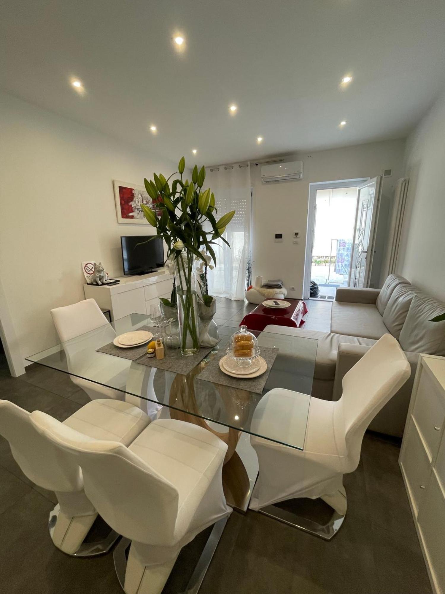 Decoluxe !Apartamento Con 1 Camera Da Letto , In Zona San Paolo , Via Martiniana Torino Eksteriør bilde